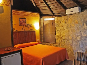 Hotel Selwo Lodge - Animal Park Tickets Included