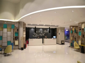 华尚酒店(广西医科大学南湖公园店)