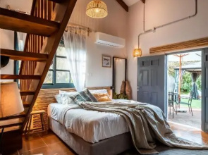 Dolphin Village Country Lodging