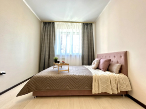 Compass on Nikolay Zelinsky Street 3