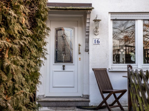 Gemütliches Haus mit Garten und Balkon