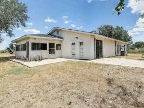 Screened Porch: Remote Harlingen House!