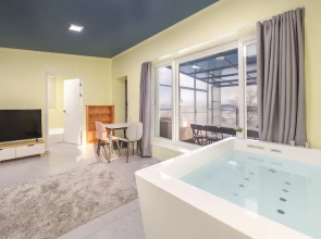 Yeongheungdo Sunset Spa Pension