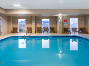 La Quinta Inn & Suites by Wyndham Columbus West - Hilliard