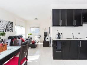 Spacious Duplex with Terrace 3-min From the Beach