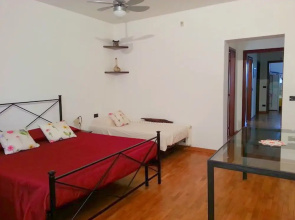 Charming Villa in Suvereto with Hot Tub