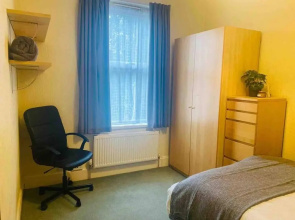 Immaculate 6-bed House in Coventry