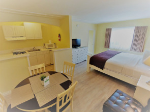 Hollywood Celebrity Hotel