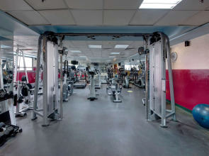 Howard Johnson Plaza By Wyndham Dubai Deira