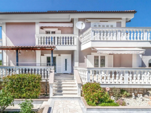 Stunning Apartment in Jadranovo With 3 Bedrooms, Wifi and Outdoor Swimming Pool