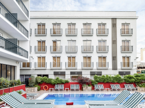 AQUA Hotel Bertran Park