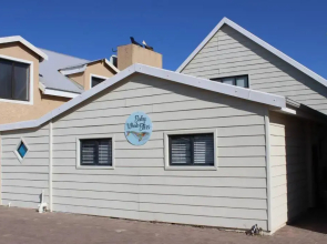 Baby Whale Bliss - Beachfront House