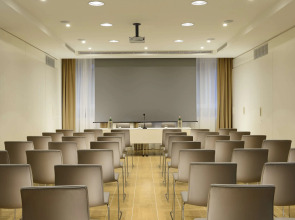 Отель Unahotels Century Milano