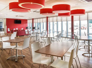 Travelodge Edinburgh Airport Ratho Station