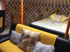 Orange Yurt With Hot Tub- Sleeps 3, Parking & Pets
