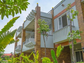 Private Entire 8 BedRooms Garden Pool Villa With Kitchen & BBQ Facilities