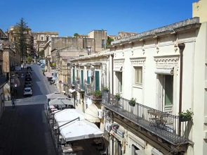 Dal Commediante Apartment and Room