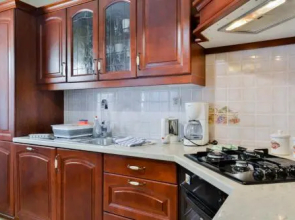 Aleks House with Apartments