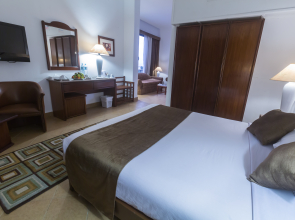 Отель Marlin Inn Azur Resort