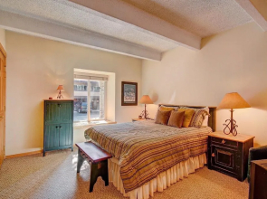 Columbine 102 2 Bedrooms 2 Bathrooms Condo