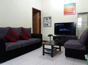 Friendly Holiday House