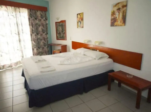 Apartment for 4 Persons, Swimming Pool, Near the Beach