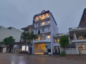 Collection O 40206 Govind Marg