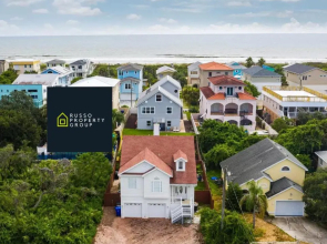 4BR house, 2 blocks from the beach