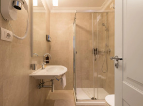 Atrium Fashion Hotel