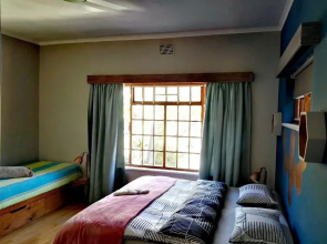 Aloha Lodge - Hostel