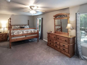 Lassie's Lodge - Three Bedroom Cabin