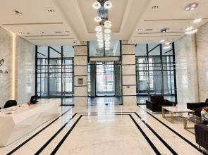 Luxury Spacious Apartment Near Downtown with Balcony and Free Parking by Belvilla