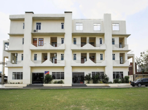 OYO 37109 Mangalam Guest House