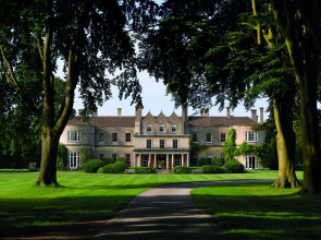 Lucknam Park, Emblems Collection