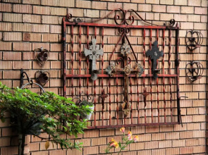 Del Roza Guest House