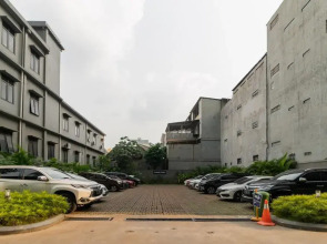 Oyo 90339 Evenciio Apartment