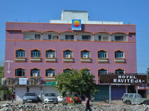 Hotel Ravi Teja