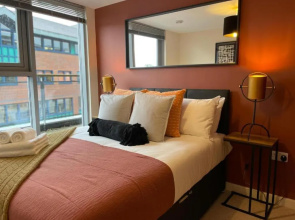 Paramount 105 by Mia Living 2 bedroom apartment with free parking