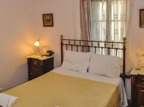 Nice Home in Portaria with Hot Tub, WiFi & 5 Bedrooms