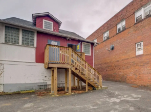 1 Mi to the Metro! Centrally Located Apt Near DC