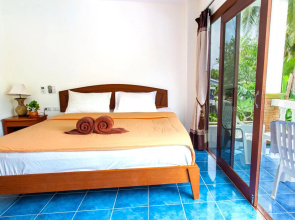Hugs Guesthouse
