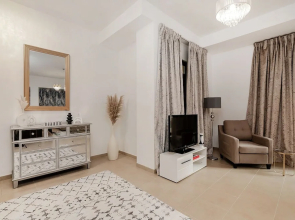2BR apartment 2 minutes to beach Amwaj 4