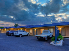 Edward Parry Motel