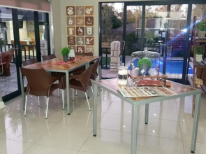 The Hank Guesthouse Pty Ltd