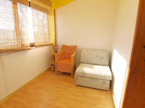 Apartment 879