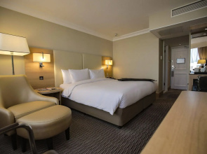 Renaissance London Heathrow Hotel