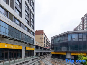 James Joyce Coffetel (Zhangjiakou Station City Government Branch)