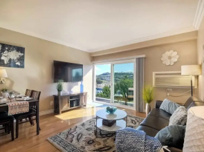 Southern Exposure w/ Private Balcony