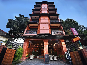 Everest Boutique Hotel