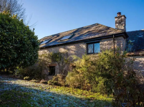 The Old Coach House - Converted Barn With Private Garden Parking and Fireplace